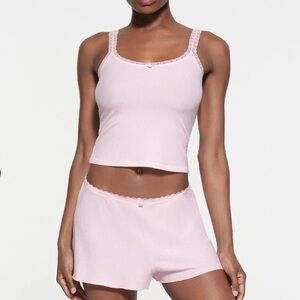 SKIMS Soft Lounge Lace Cami, T-Shirt, Boxer set